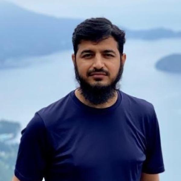 Mujeeb Ur headshot
